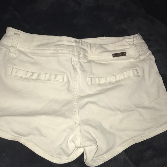 Bke size 24 white shorts - Picture 1 of 4